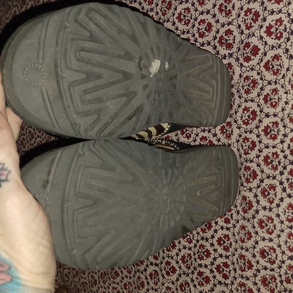 Unique cow hair uggs - Picture 4 of 5